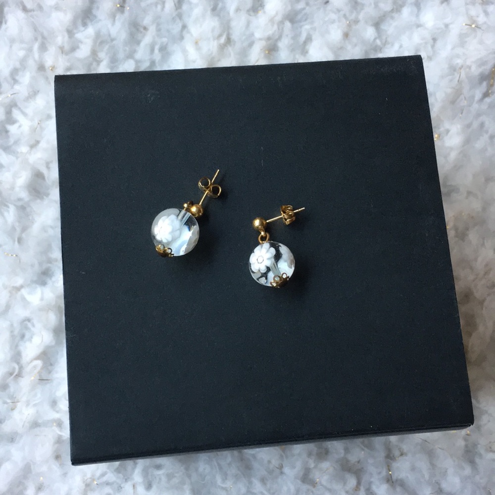 Hand made dangle earrings - Picture 2 of 5
